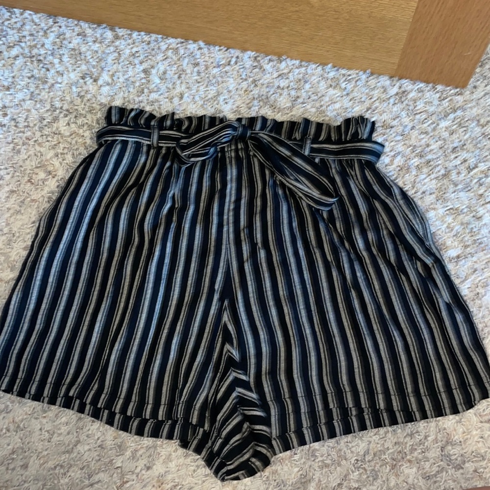 Hollister ultra high rise paper bag shorts